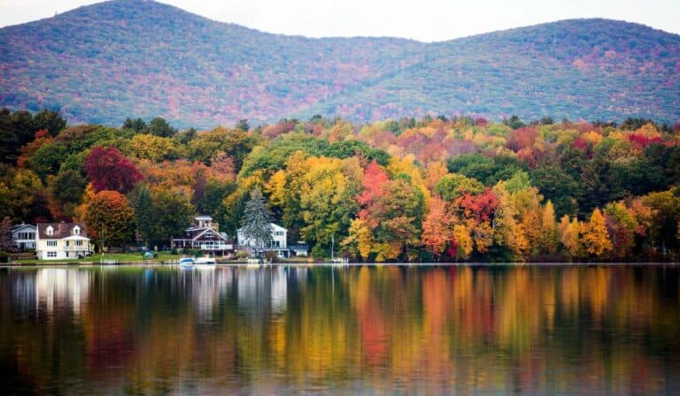 Camping in Vermont: Scenic Spots & Tips